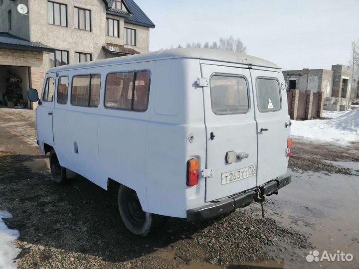 УАЗ 452 Буханка цельнометаллический, 2001