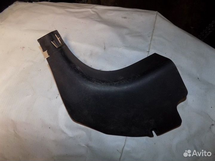 Обшивка стойки Juke (F15) 2011