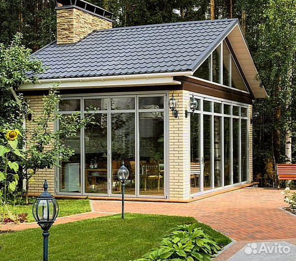 Пластиковые окна. Остекление квартир домов дач