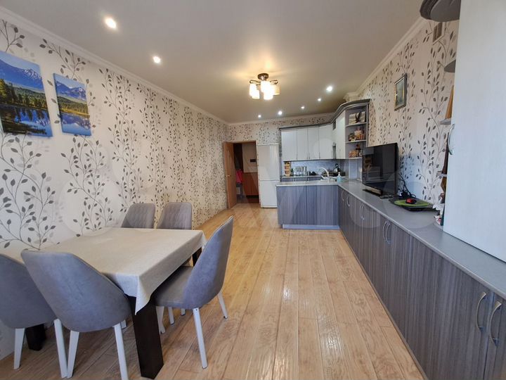 2-к. квартира, 77,2 м², 4/6 эт.