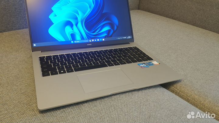 Honor MagicBook x16 pro intel i5-13500H