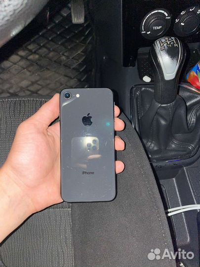 iPhone 8, 64 ГБ