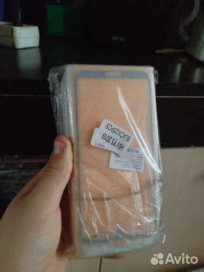 Чехлы и защитные стекла