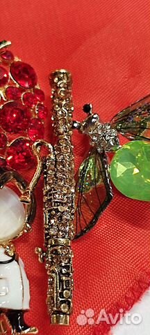 Брошки новые необычные стекло металл хороши выбор