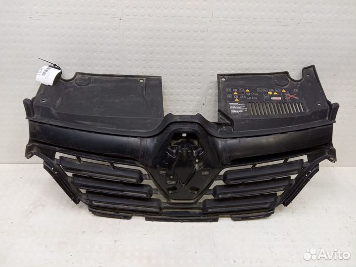 Решетка радиатора Renault Logan 2 2018