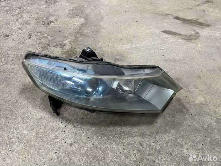 Фара левая