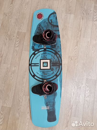 Вейкборд с креплениями