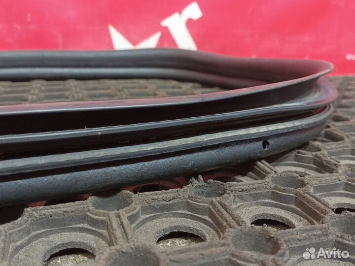 Уплотнитель инструментального ящика 2020 г