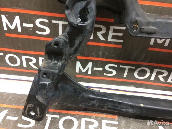 Балка поперечная (подрамник) передняя