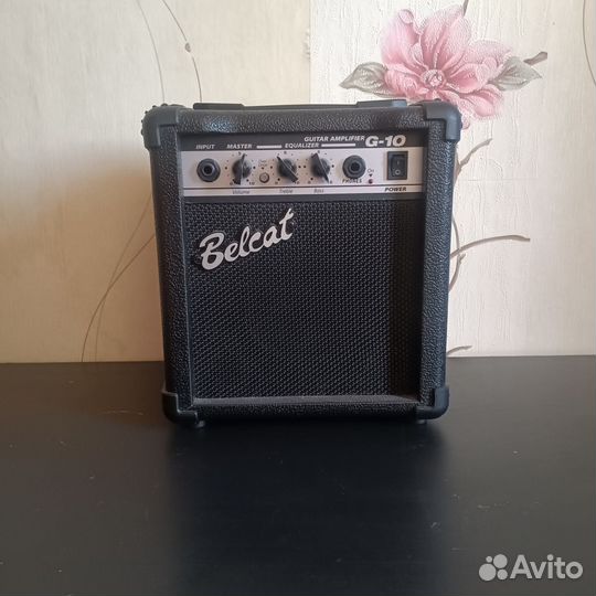 Электрогитара с комбоусилителем