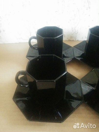 Чашки с блюдцами черное стекло Франция