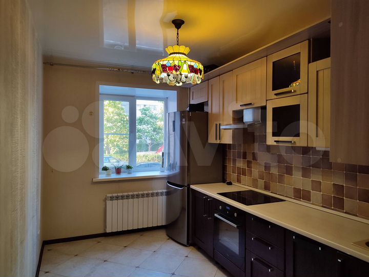 2-к. квартира, 56,5 м², 1/10 эт.