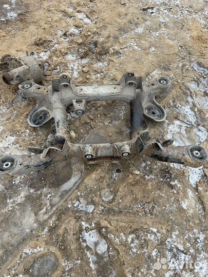 Задний подрамник range rover l322