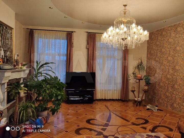 Дом 565 м² на участке 5,2 сот.