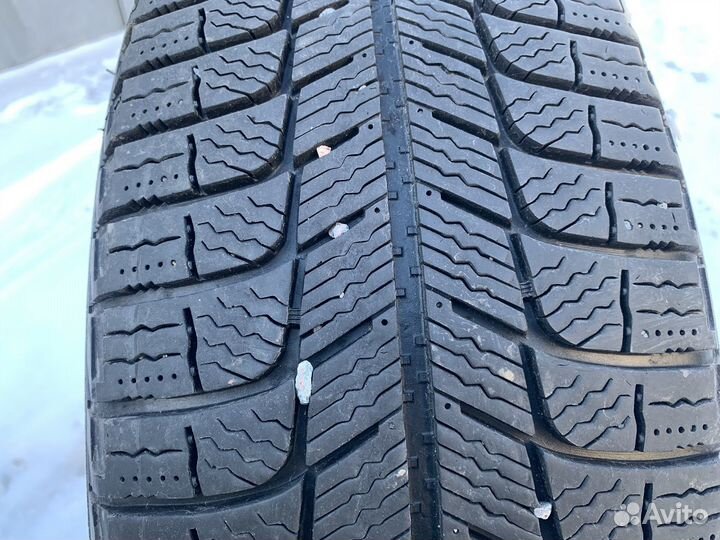 Michelin X-Ice XI3 205/60 R16