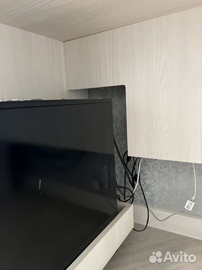 Письменный стол