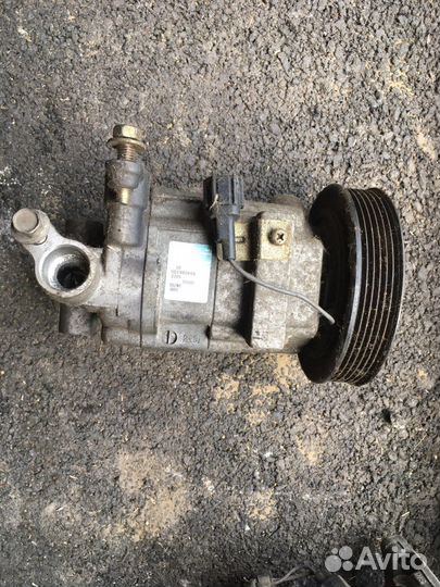 Компрессор кондиционера Nissan Almera