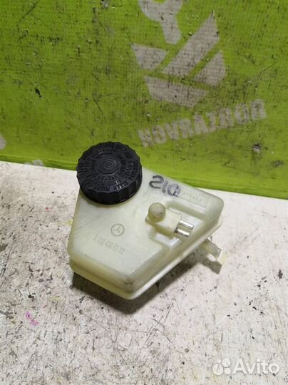 Бачок главного тормозного цилиндра Мерседес Бенз