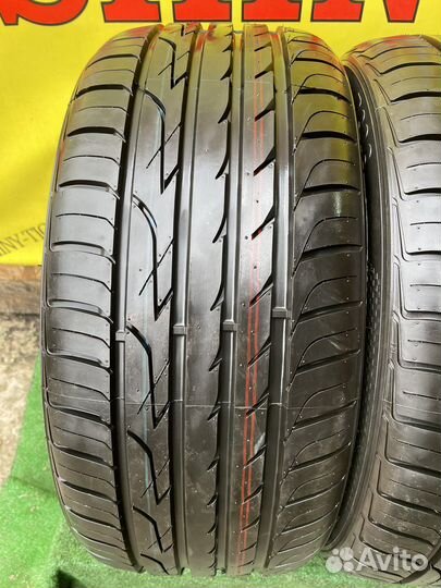 Three-A P606 235/45 R17 97W