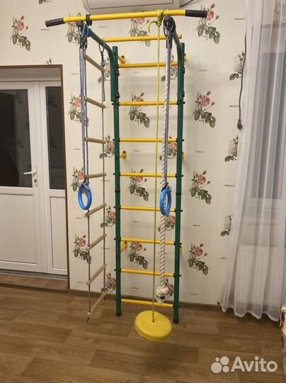 Спортивная шведская стенка