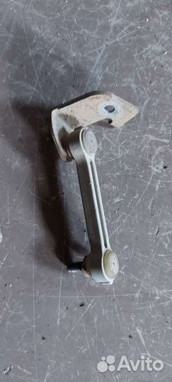 Крепление датчика высоты Volkswagen Phaeton