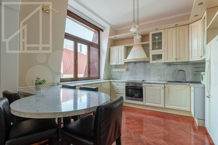 5-к. квартира, 190 м², 4/4 эт.