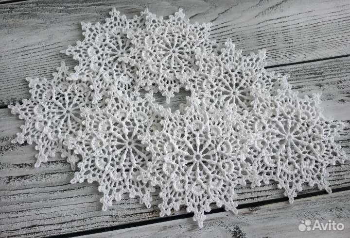 Вязаные снежинки. Набор из 6 шт.Ручная работа
