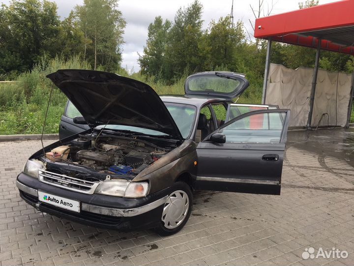 Toyota Caldina 1.5 AT, 1996, 260 000 км