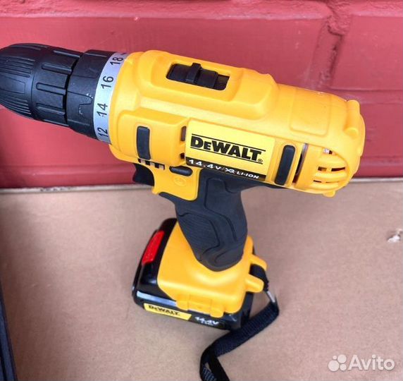 Шуруповерт Dewalt 14v + набор