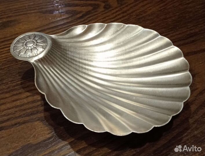 Икорница ракушка