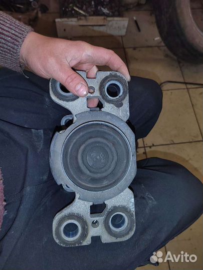 Подушка кпп Range Rover Evoque L538