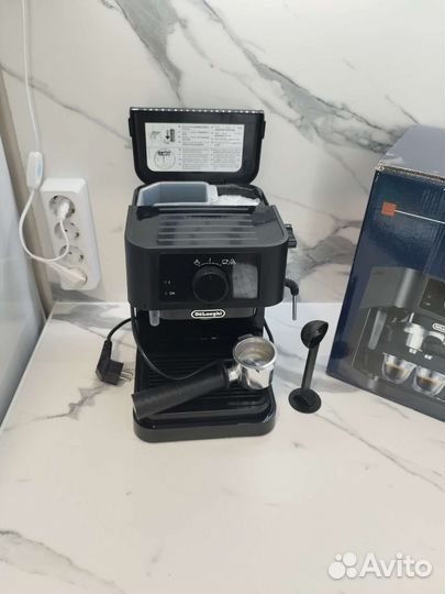 Delongi Stilosa кофемашина рожковая