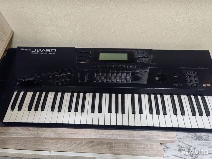 Синтезатор Roland