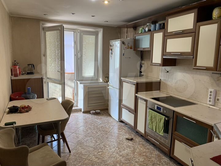 3-к. квартира, 92 м², 1/9 эт.