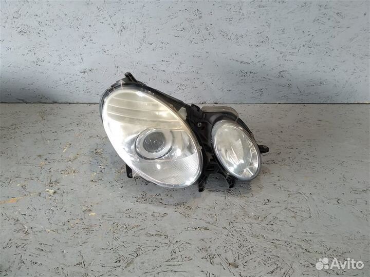 Фара передняя правая Mercedes E-Class W211