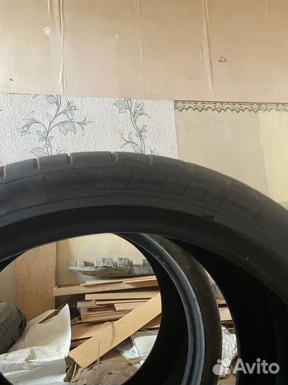 Michelin Pilot Super Sport 285/35 R21 и 325/30 R21 108Y