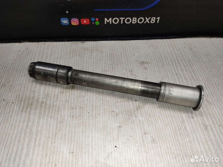 Ось передняя Suzuki GSX-R 750 srad 96-97