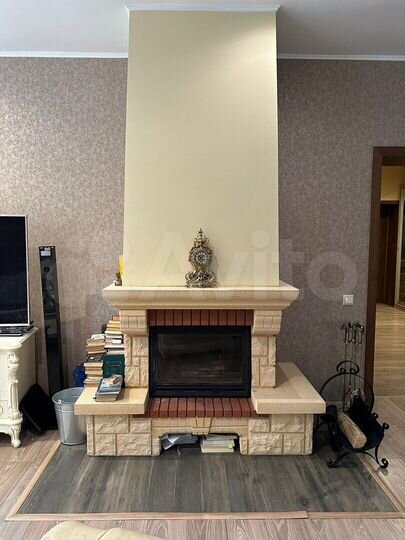 Дом 685 м² на участке 44 сот.