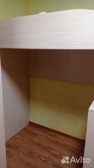 Кровать и шкаф в комплекте 