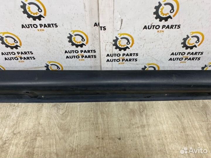 Молдинг порога правый Mitsubishi Outlander 3