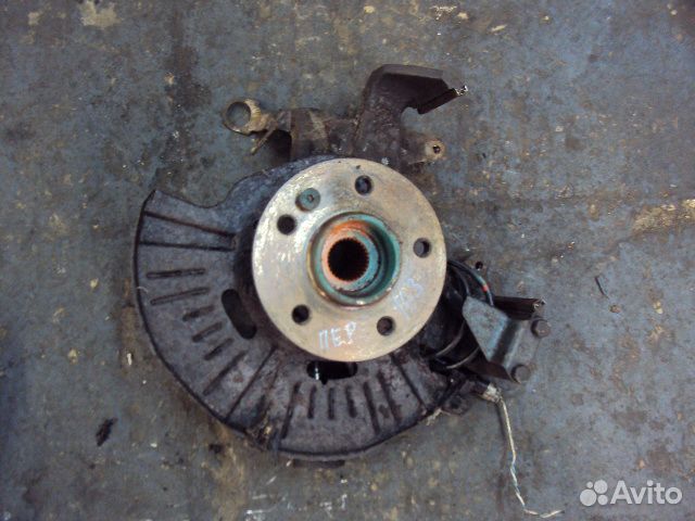 Поворотный кулак со ступицей Mercedes ML W163