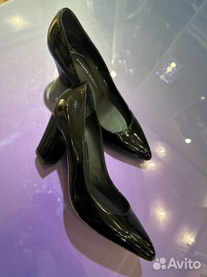 Туфли новые лаковые Giuseppe Zanotti 37 р
