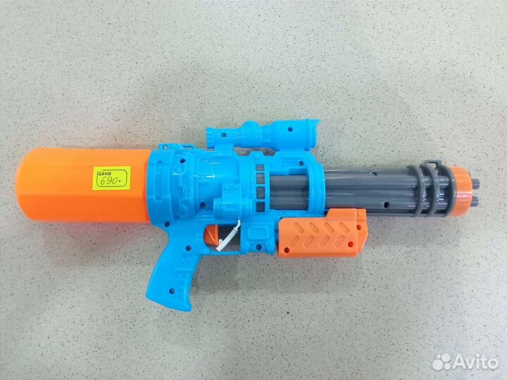 Водный пистолет с пневматической накачкой 40 см
