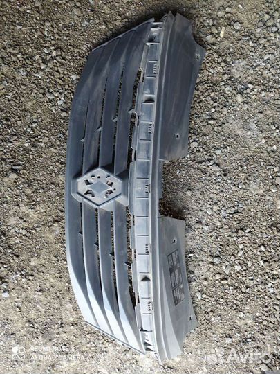 Решётка радиатора на Renault Logan