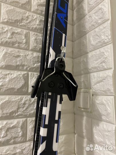 Лыжи и лыжные ботинки