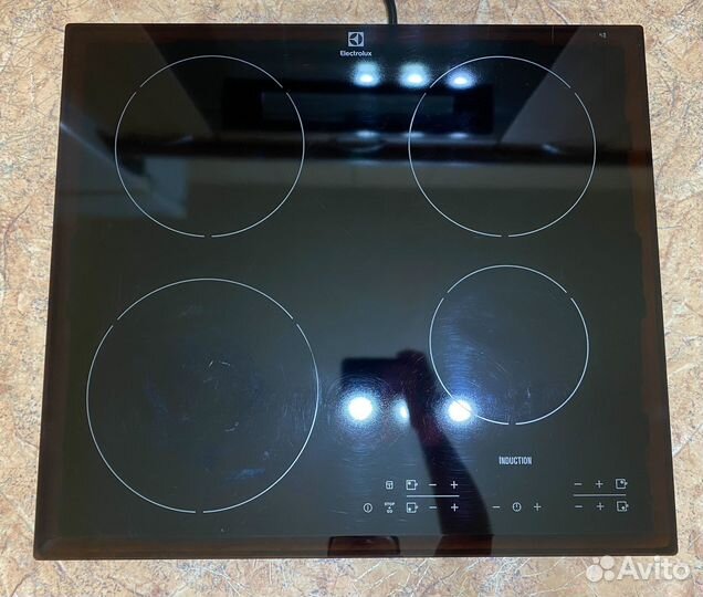 Индукционная варочная панель Electrolux