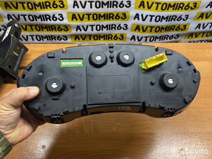 Peugeot 408 1.6 МКПП панель приборов