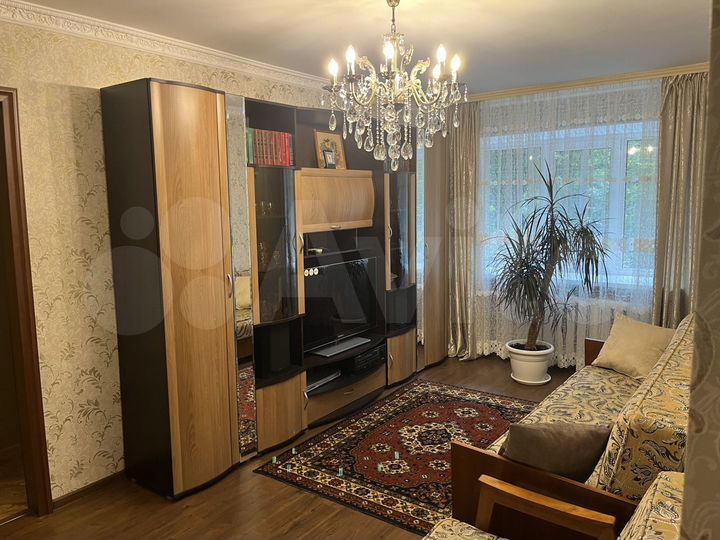 3-к. квартира, 60 м², 2/5 эт.
