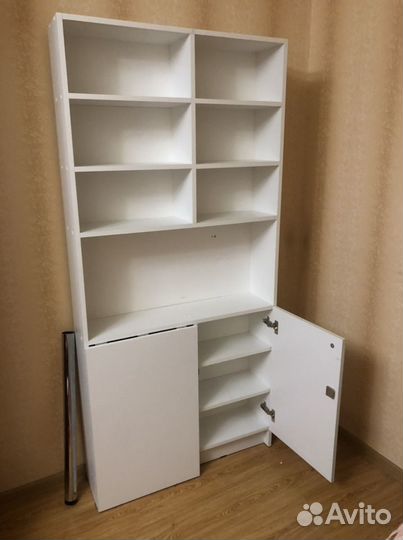 Маникюрный стол складной