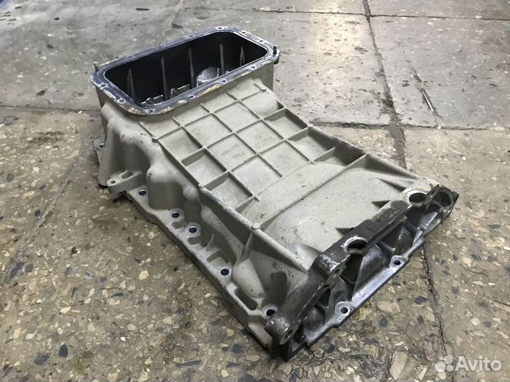 Поддон верхняя часть Dodge Challenger 3.6 ERB